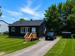 479 ANGUS AVENUE North Bay Ontario, P1B 7L9
