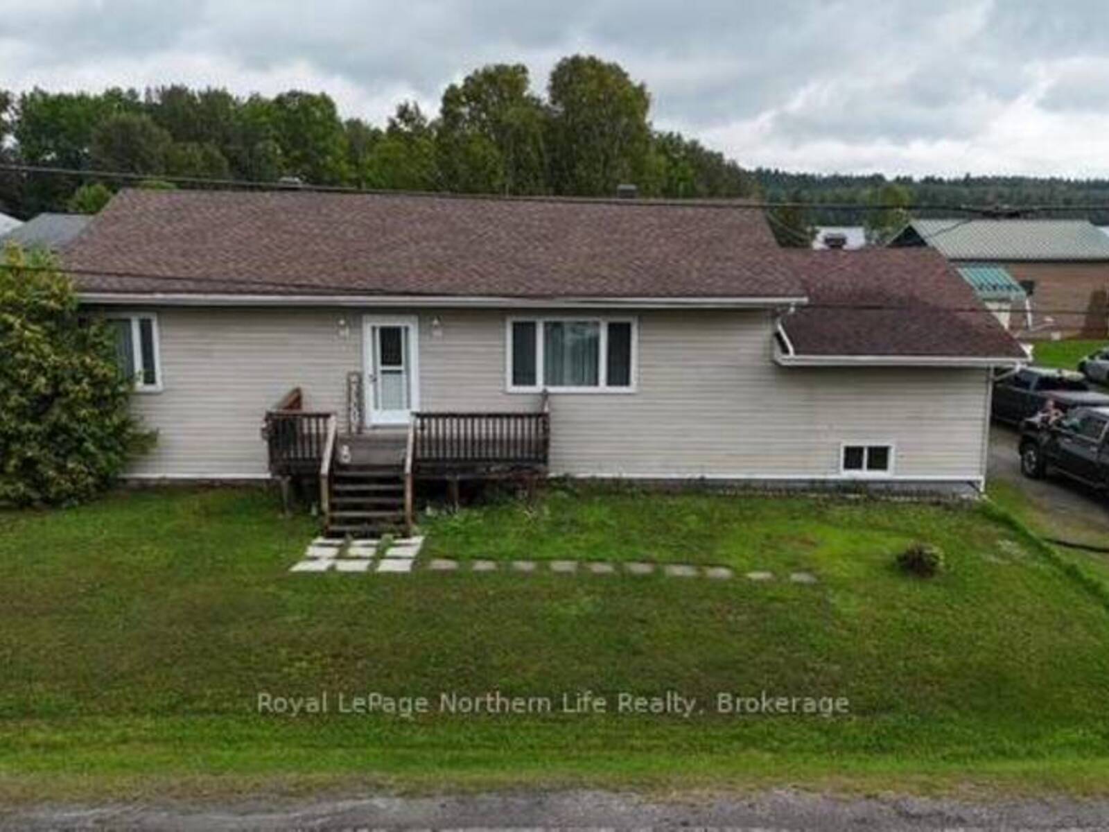 3 CEDAR AVENUE, Temagami, Ontario P0H 2H0