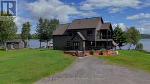 33 WHITE BEAR COURT | Temagami Ontario | Slide Image Three