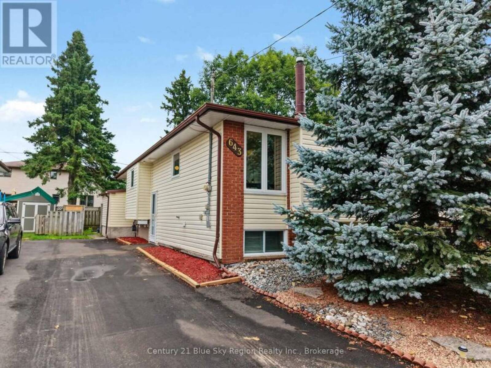 643 ROBARTS AVENUE, North Bay, Ontario P1B 7E5