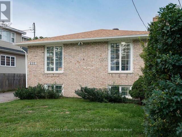 855 MEMORIAL DRIVE North Bay Ontario, P1A 1X9 - 4 Bedrooms Waterfront Home For sale