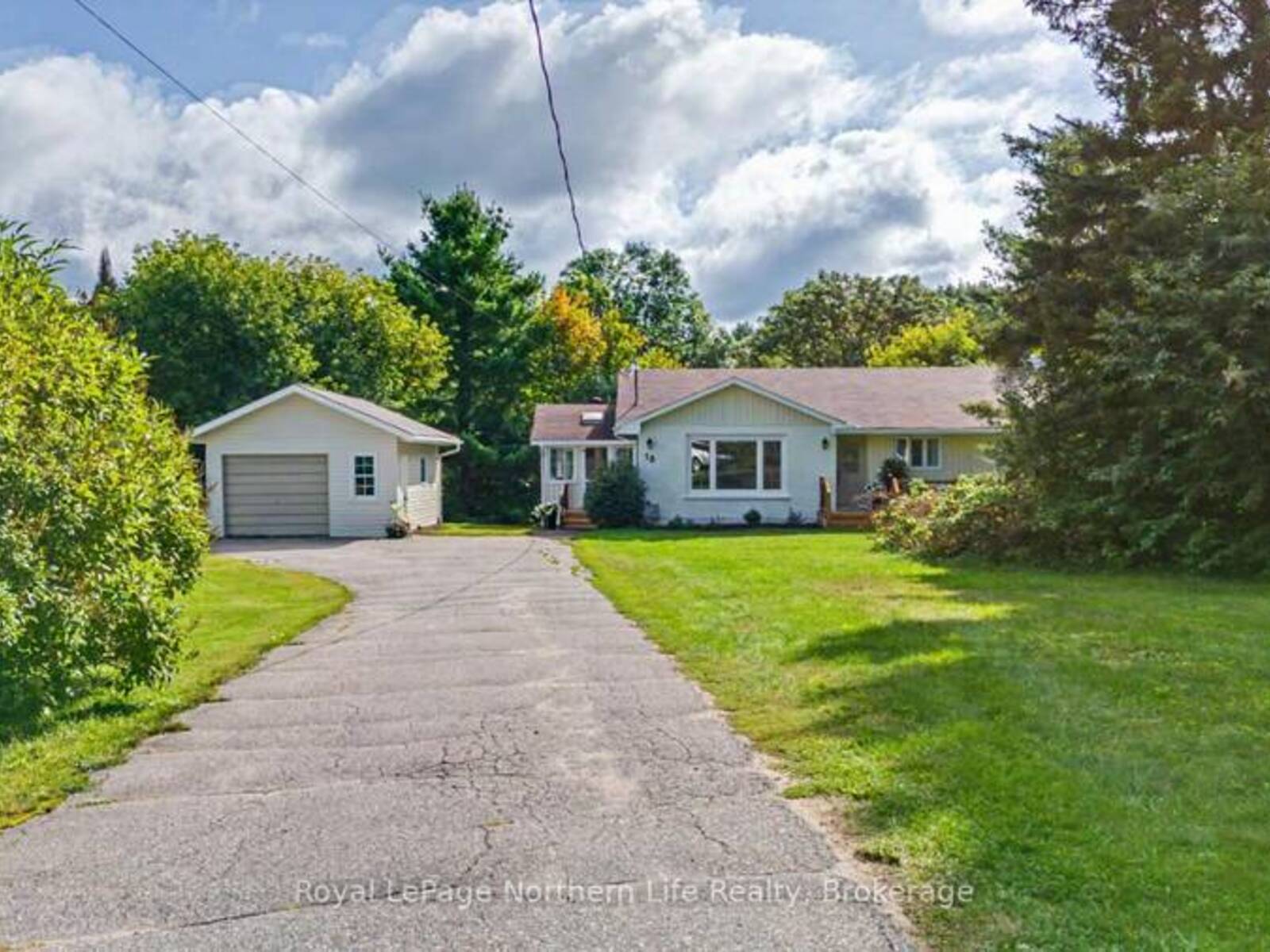 18 BIG BEND AVENUE, Powassan, Ontario P0H 1Z0