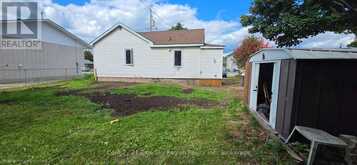 239 GOULD AVENUE | North Bay Ontario | Slide Image Nine