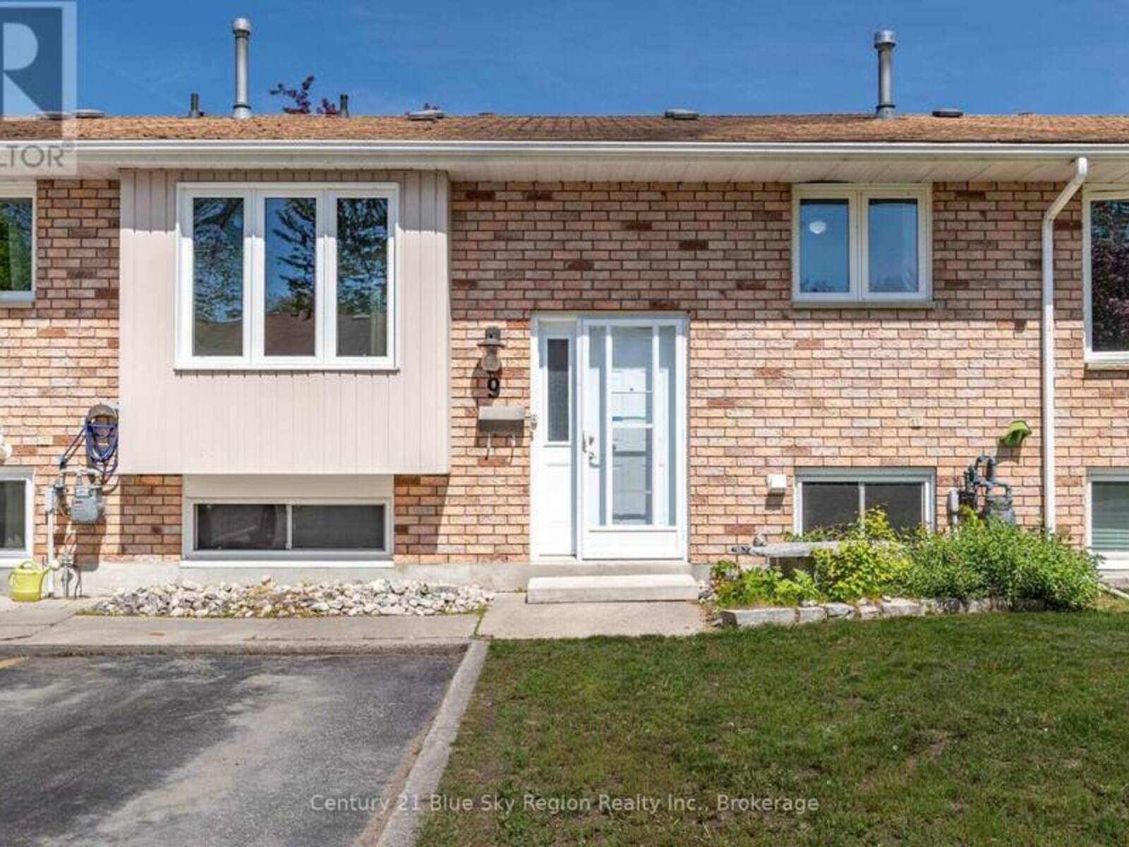9 - 624 LAKESHORE DRIVE, North Bay, Ontario P1A 2E8