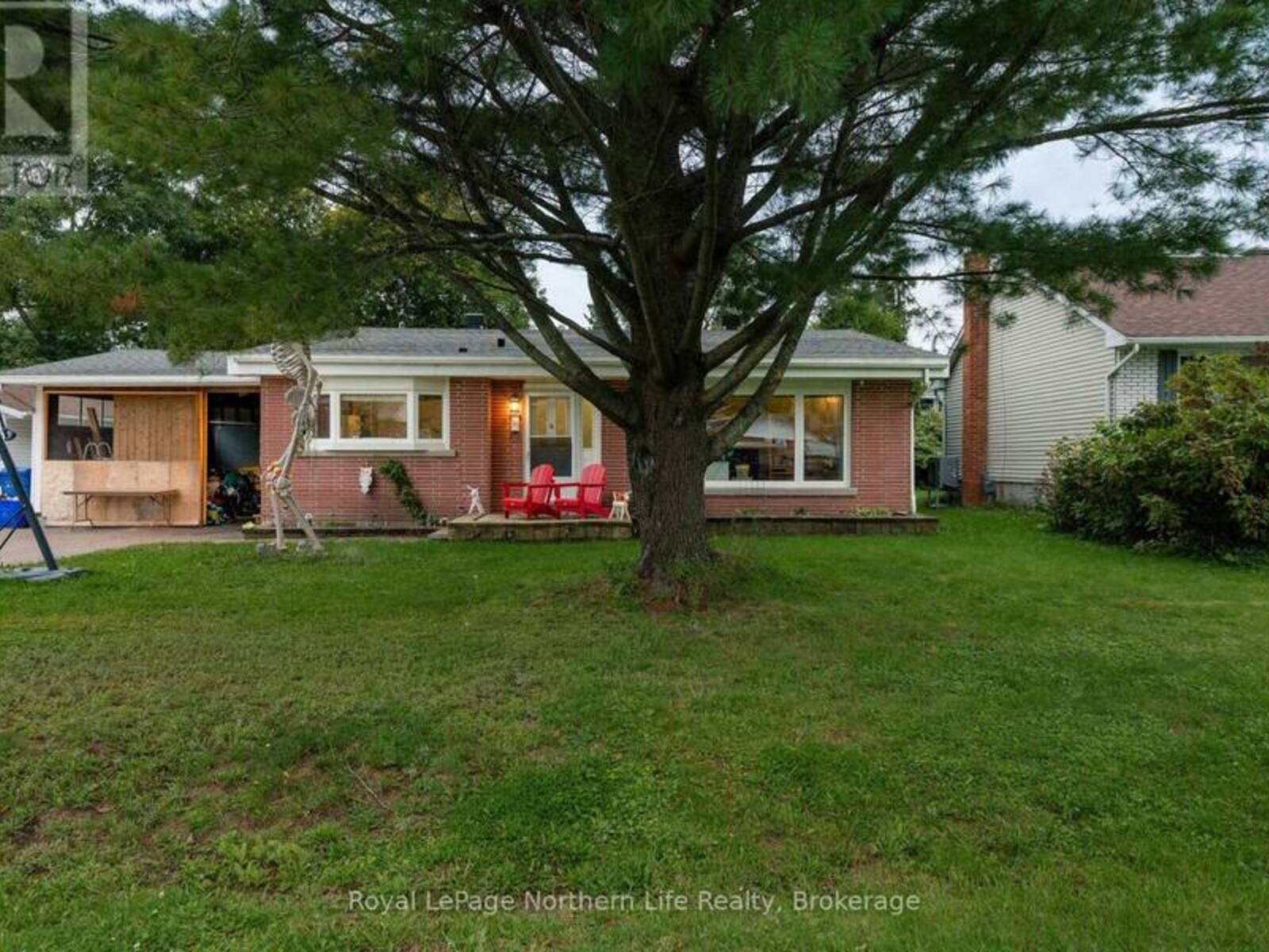 763 EASTWOOD AVENUE, North Bay, Ontario P1B 7V4
