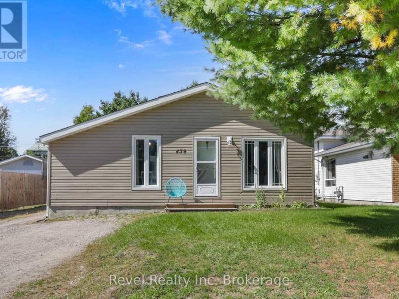 439 MAGEAU STREET, West Nipissing, Ontario P2B 3G5