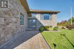 5 SUGARBUSH STREET | North Bay Ontario | Slide Image Two