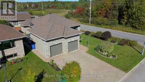 5 SUGARBUSH STREET | North Bay Ontario | Slide Image Three