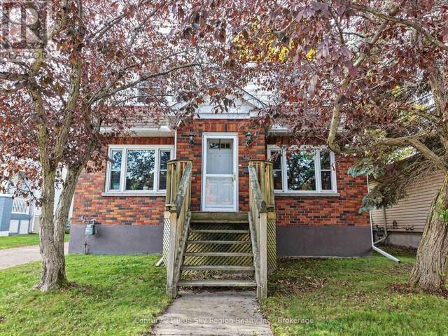 941 MAIN STREET W North Bay Ontario, P1B 2W2 - 4 Bedrooms Waterfront Home For sale