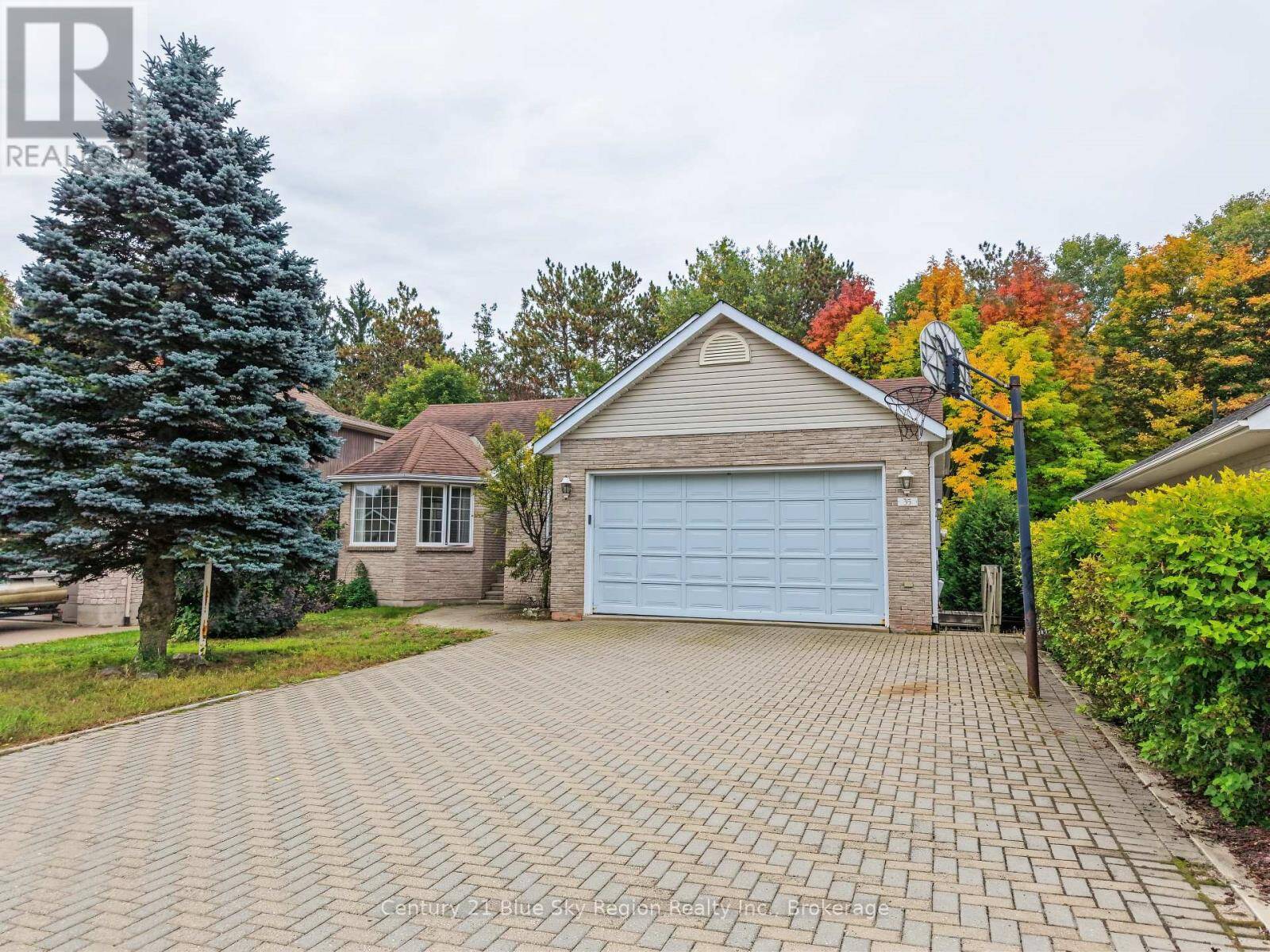 35 JANEY AVENUE, North Bay, Ontario P1C 1N1