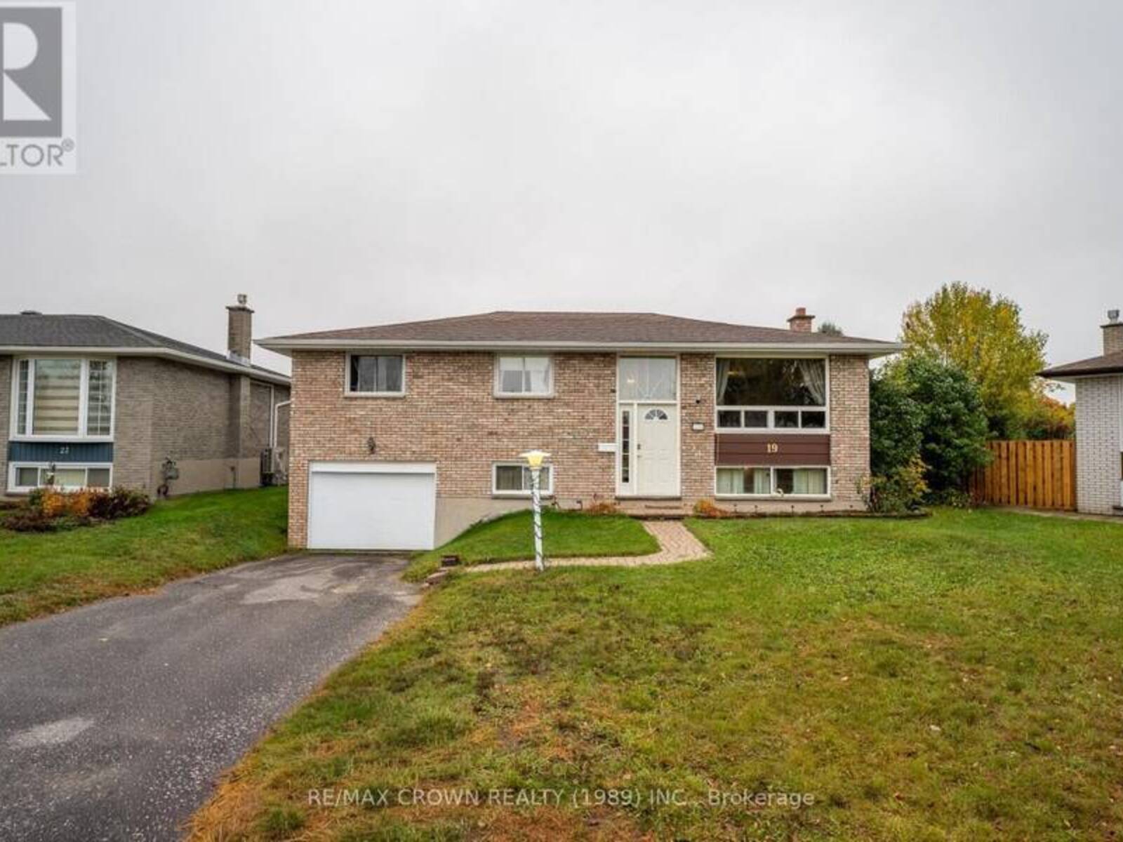 19 KNOX COURT, North Bay, Ontario P1A 2P6