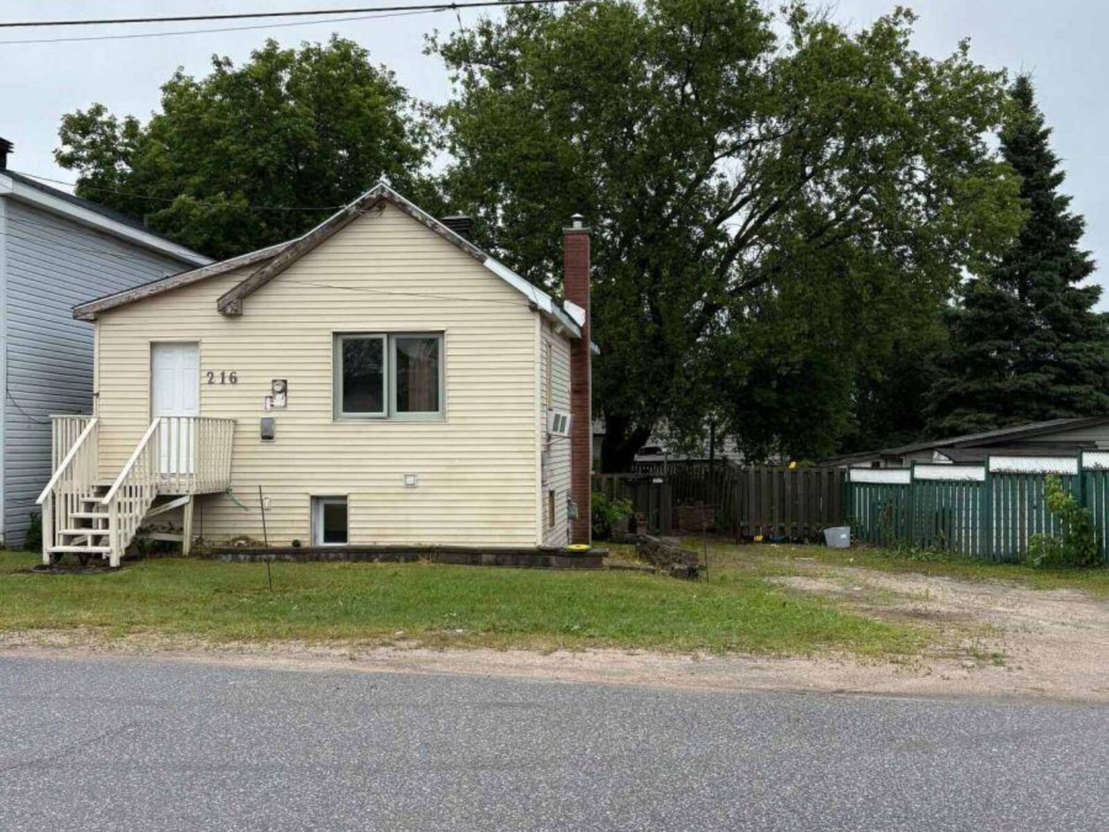 216 HIGHLAND ROAD, North Bay, Ontario P1B 6K6