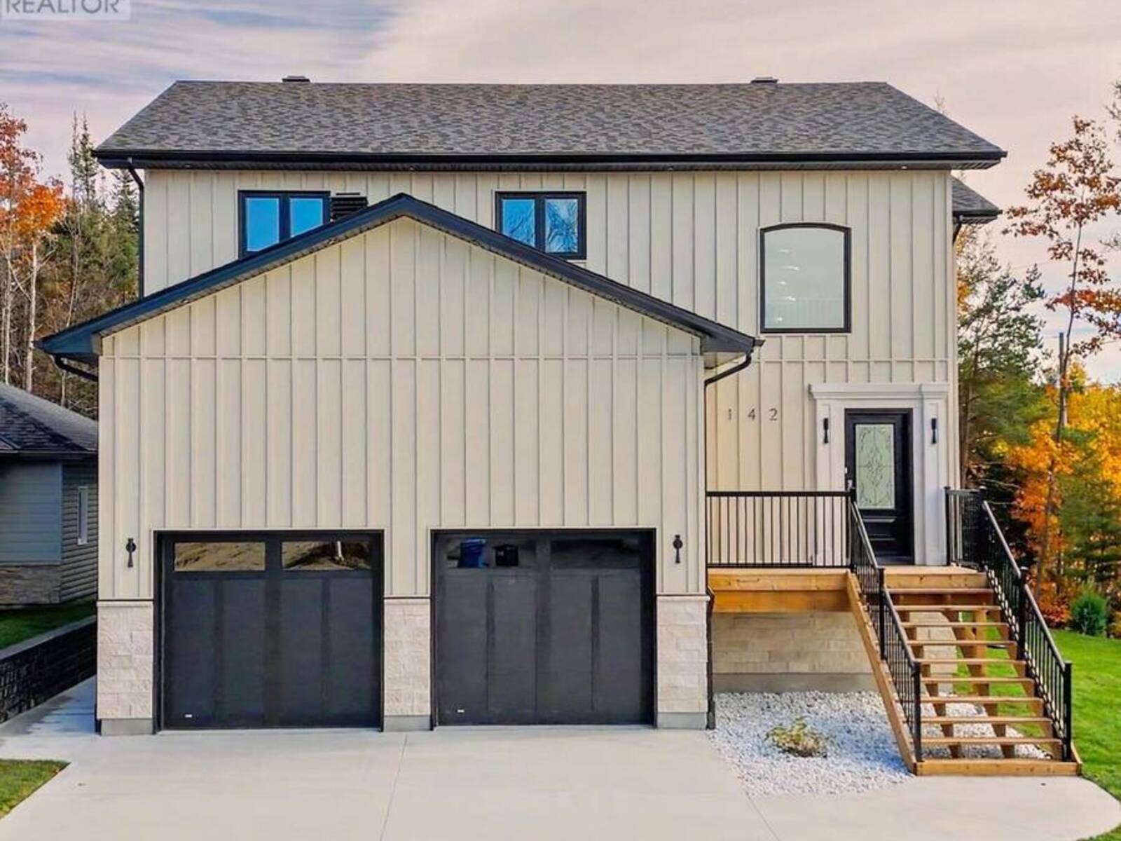 142 ANDREW AVENUE, North Bay, Ontario P1B 0G8