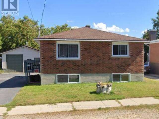 144 DUKE STREET W North Bay Ontario, P1B 6E6 - 2 Bedrooms Home For Sale