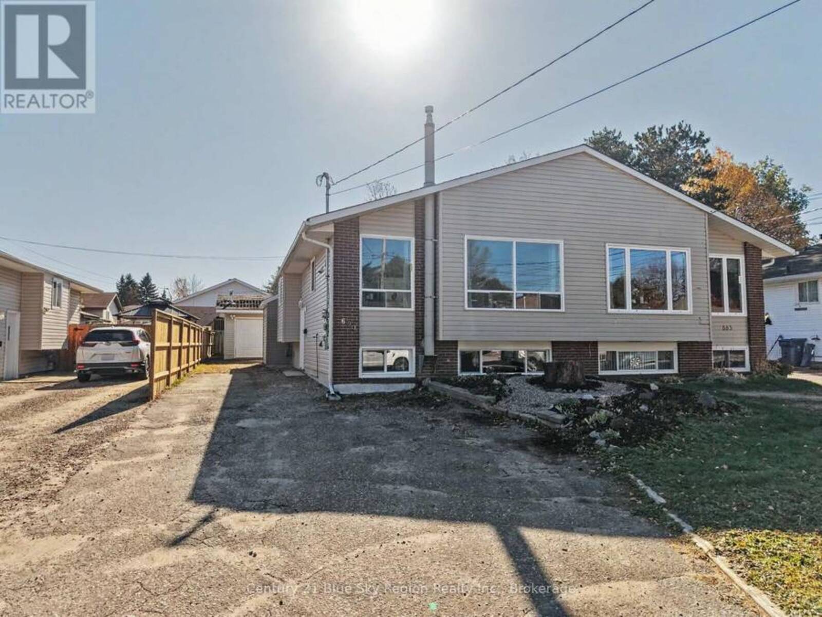 691 ROBARTS AVENUE, North Bay, Ontario P1B 7E5