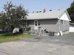 118 Axmith AVE Elliot Lake Ontario, P5A 1B8