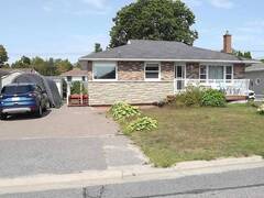 126 Mississauga AVE Elliot Lake Ontario, P5A 1E4