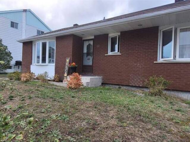 40 Hutchison AVE Elliot Lake Ontario, P5A 1W5