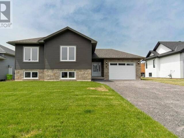 8 Noah DR Sault Ste. Marie Ontario, P6C 6E6