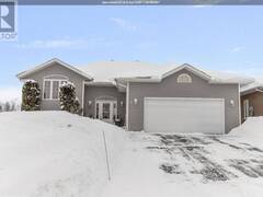 23 Meadow LN Sault Ste. Marie Ontario, P6B 6H2