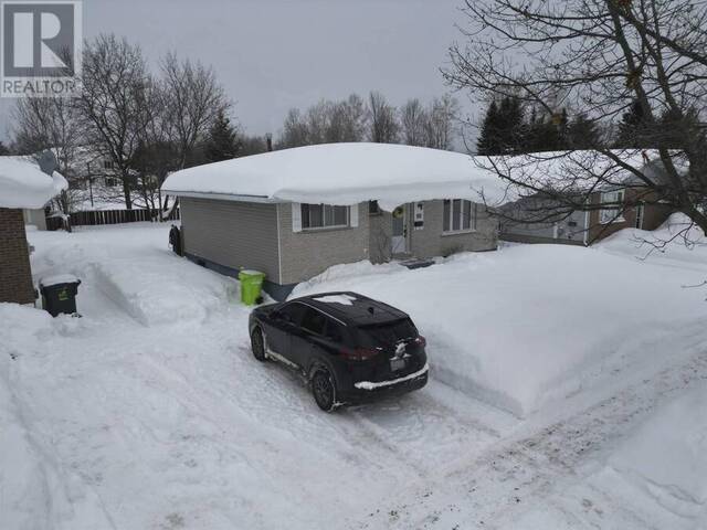 90 Hardwood ST Sault Ste. Marie Ontario, P6A 5W3 - 3 Bedrooms Home For Sale