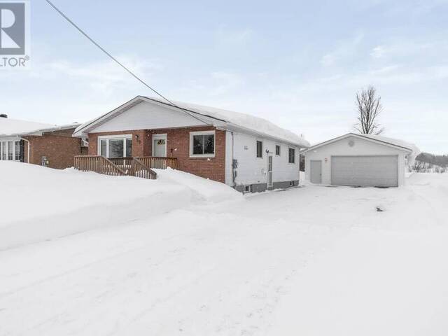 50 Chippewa ST Sault Ste. Marie Ontario, P6C 3A3 - 4 Bedrooms Home For Sale