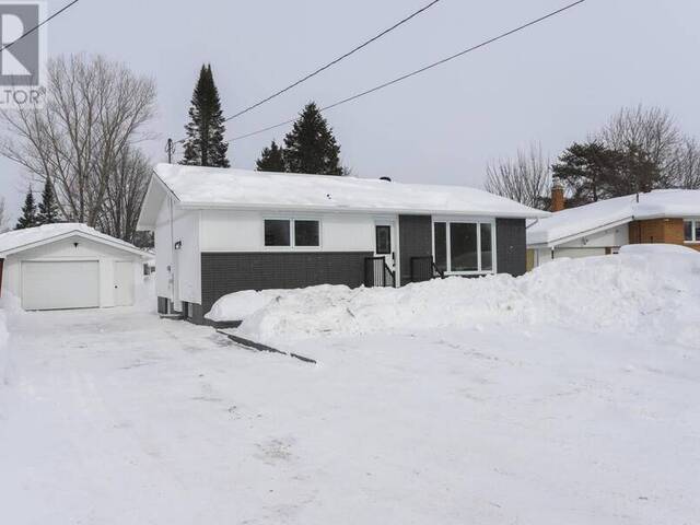 24 Broad ST Sault Ste. Marie Ontario, P6A 4P7 - 4 Bedrooms Home For Sale