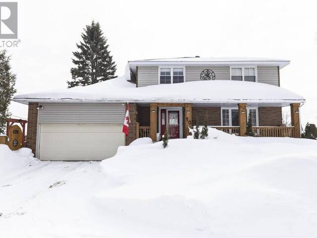 40 Kingsmount BLVD Sault Ste. Marie Ontario, P6B 3L8 - 4 Bedrooms Home For Sale