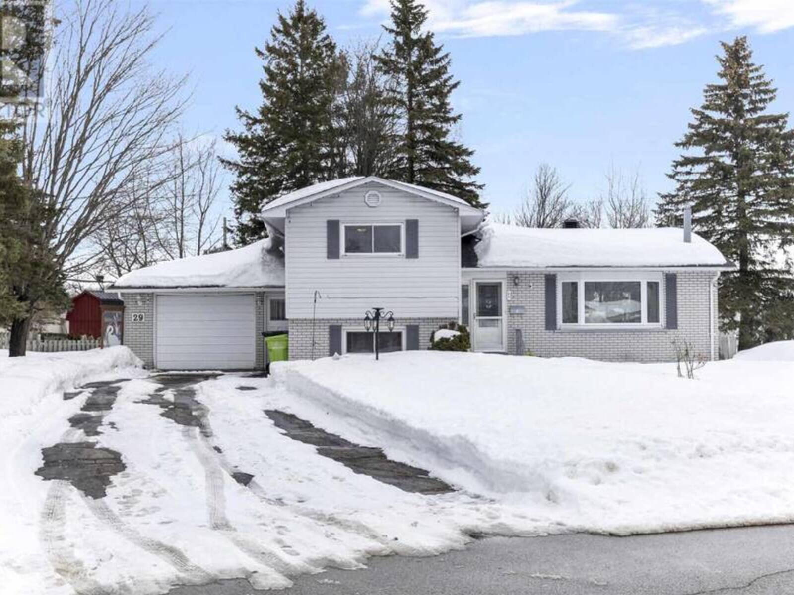 29 Parasol CRES, Sault Ste. Marie, Ontario P6B 3S4