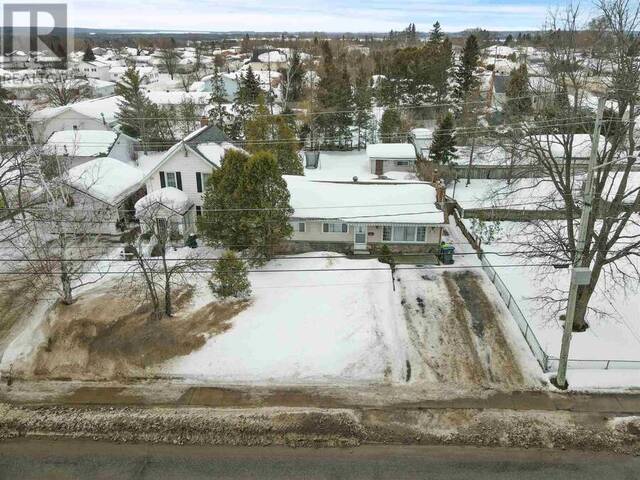 649 McNabb ST Sault Ste. Marie Ontario, P6B 1Z8 - 3 Bedrooms Home For Sale