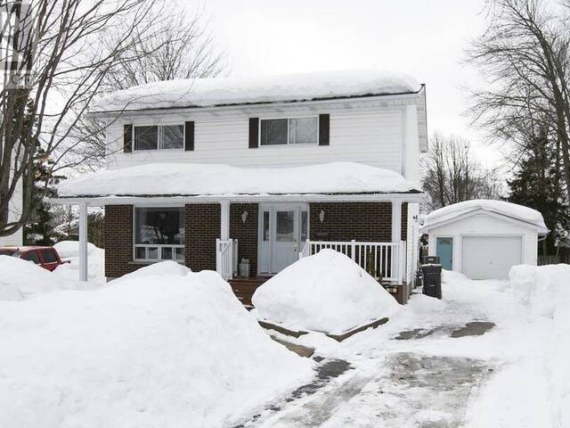 26 Megginson DR Sault Ste. Marie Ontario, P6A 6A9 - 4 Bedrooms Home For Sale