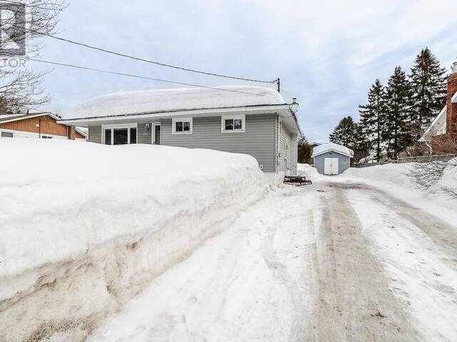 1296 Peoples RD Sault Ste. Marie Ontario, P6C 3W8 - 3 Bedrooms Home For Sale