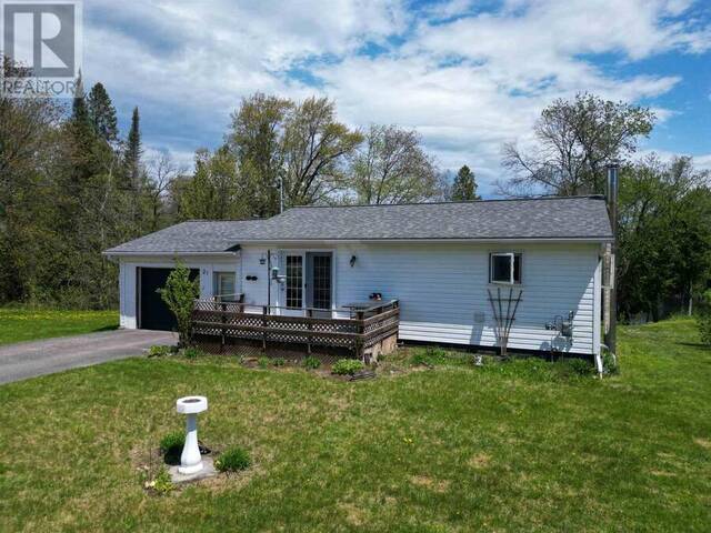 21 Eley RD Huron Shores Ontario, P0R 1H0 - 3 Bedrooms Waterfront Home For sale
