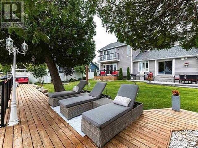 1841 Mission RD North Algoma Ontario, P0S 1E0 - 4 Bedrooms Waterfront Home For sale