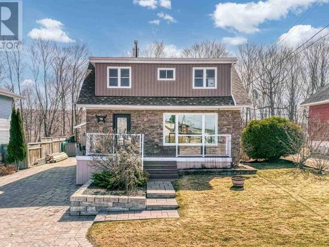 78 Central AVE Elliot Lake Ontario, P5A 2G1 - 4 Bedrooms Home For Sale