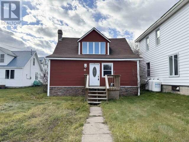 41 Elgin ST Chapleau Ontario, P0M 1K0 - 3 Bedrooms Home For Sale