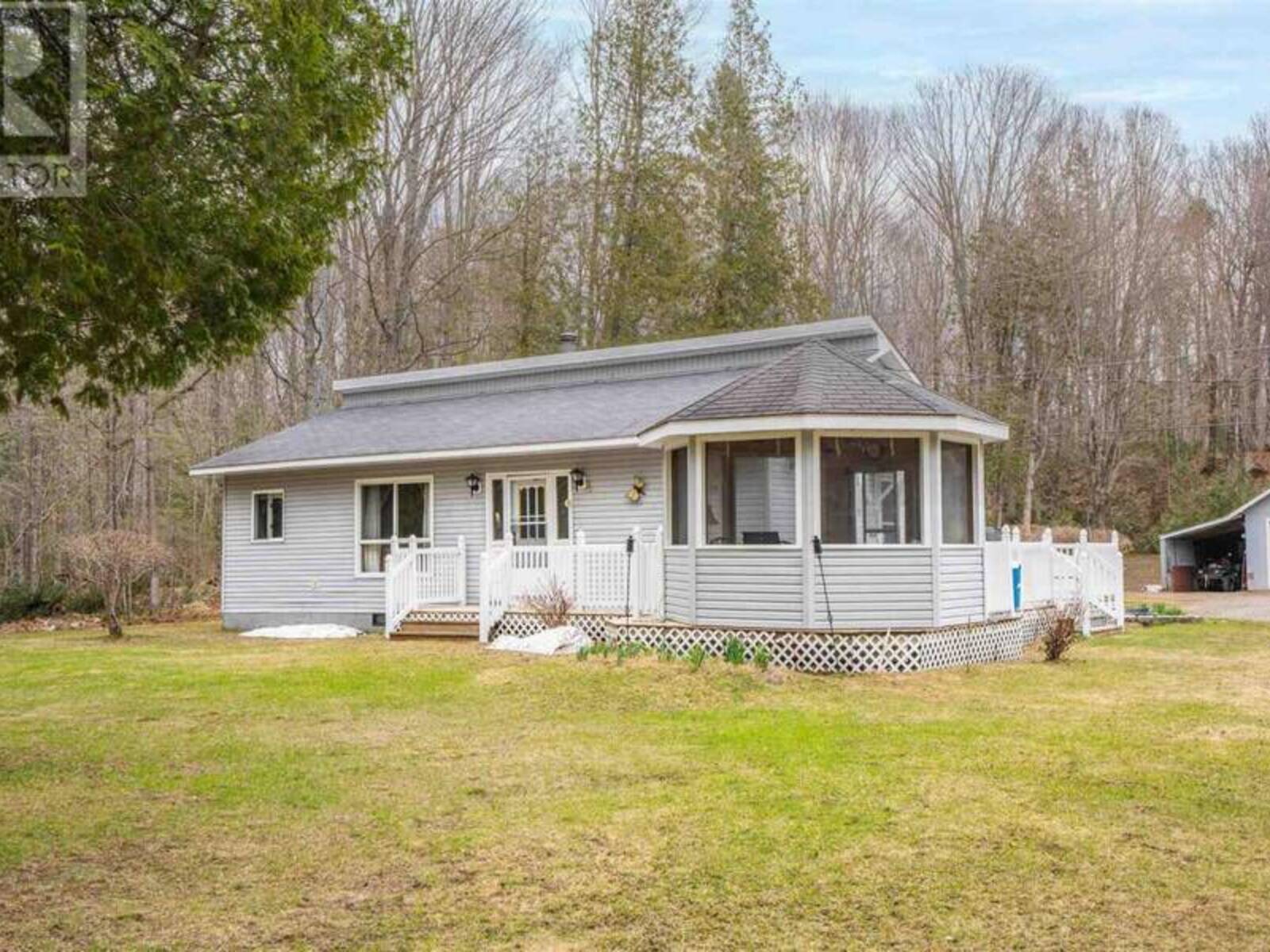 98 Whispering Pines RD, North Algoma, Ontario P0S 1E0