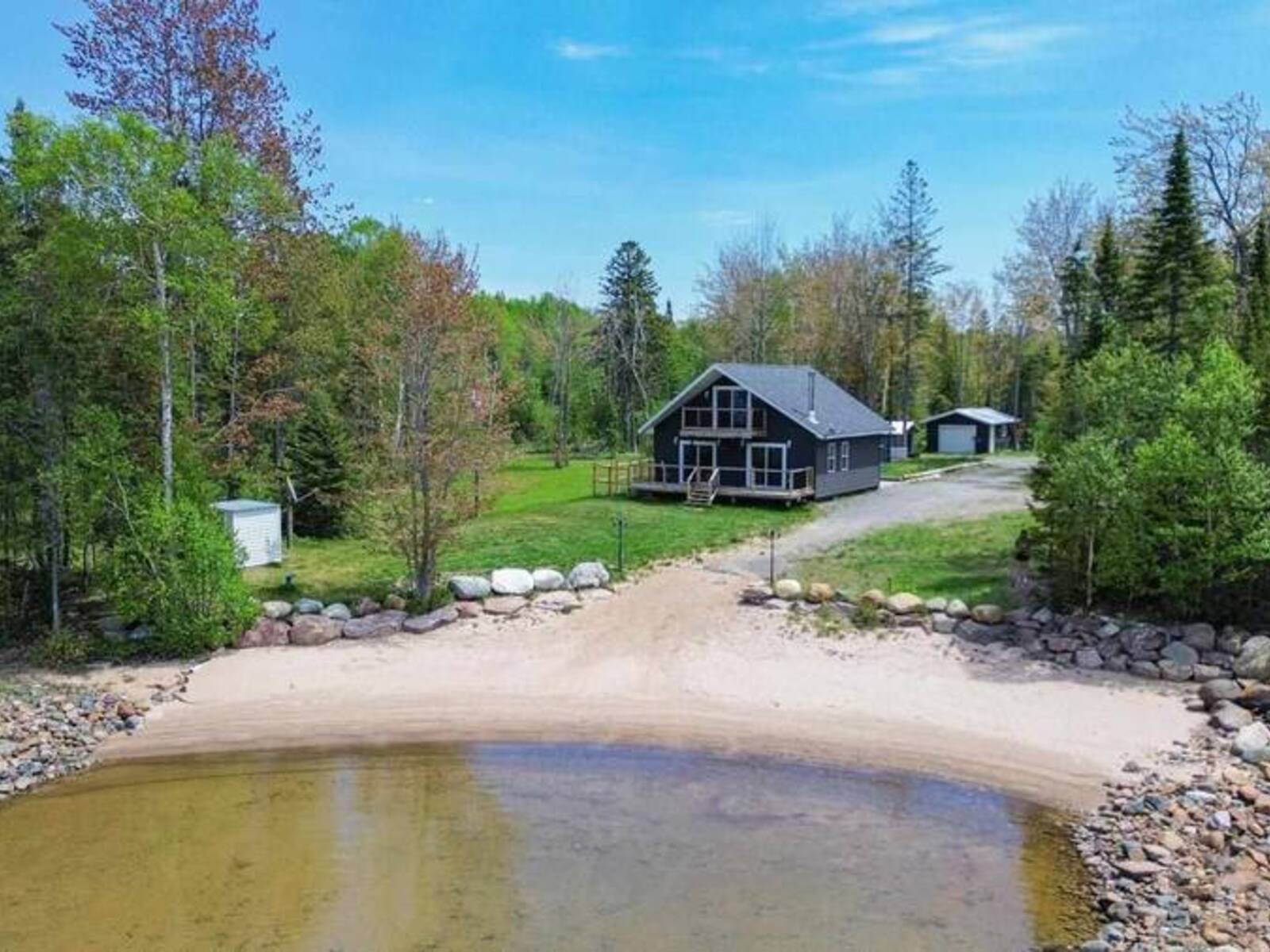 838 Four Seasons DR, North Algoma, Ontario P0S 1E0