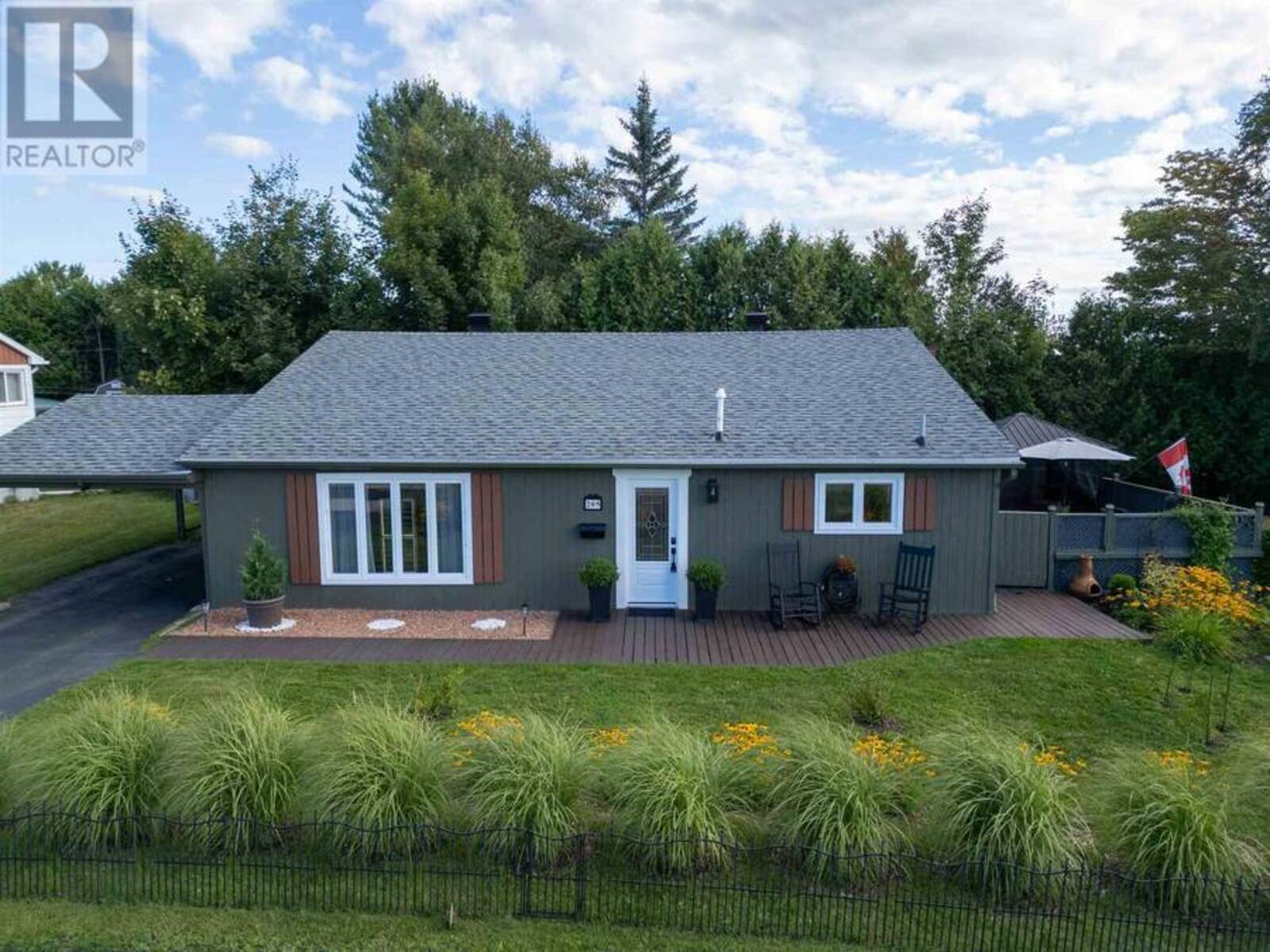 205 Hillside DR S, Elliot Lake, Ontario P5A 1N4