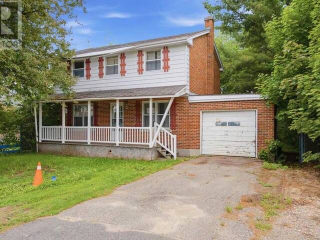 4 MACFARLANE RD Elliot Lake Ontario, P5A 1L1 - 3 Bedrooms Home For Sale
