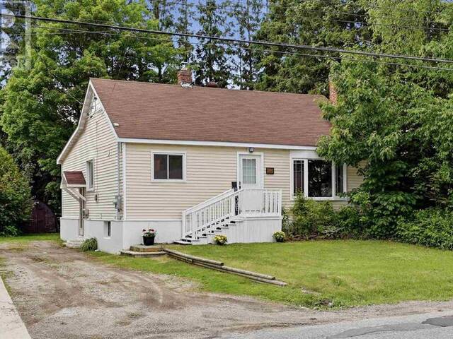 59 Adeline AVE Sault Ste. Marie Ontario, P6B 5M6 - 3 Bedrooms Home For Sale