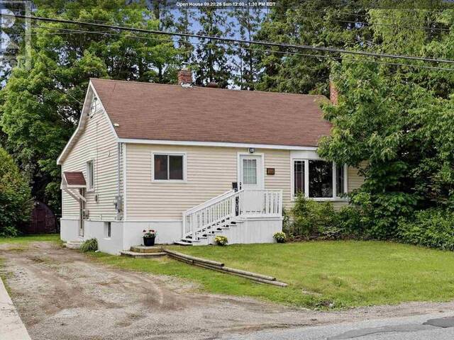59 Adeline AVE Sault Ste. Marie Ontario, P6B 5M6 - 3 Bedrooms Home For Sale