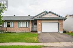 870 Lake ST | Sault Ste. Marie Ontario | Slide Image One