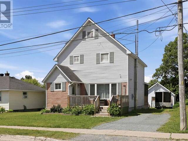 63 Elmwood AVE Sault Ste. Marie Ontario, P6B 4V7 - 5 Bedrooms Home For Sale