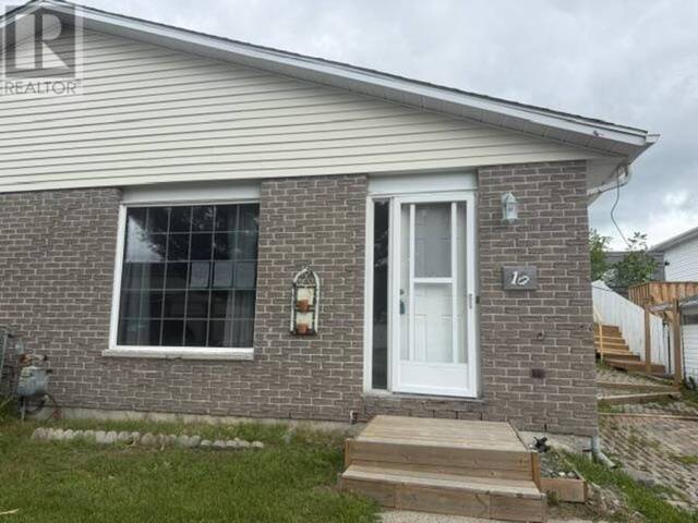 10 Farrell CRES Elliot Lake Ontario, P5A 3N6 - 3 Bedrooms Home For Sale