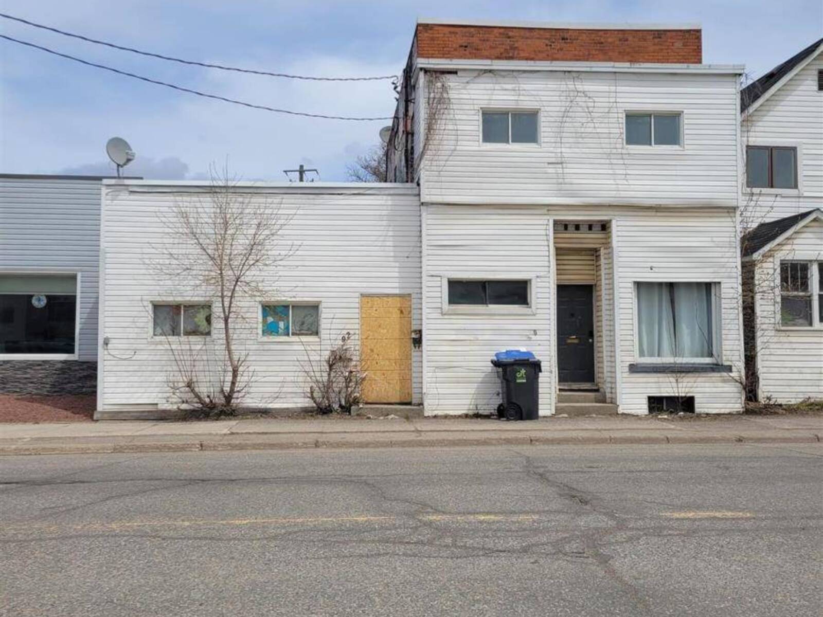 90-92 Wellington ST W, Sault Ste. Marie, Ontario P6A 1H1