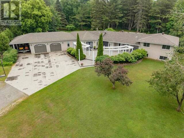 840 Walls RD Sault Ste. Marie Ontario, P6A 6K4 - 5 Bedrooms Home For Sale
