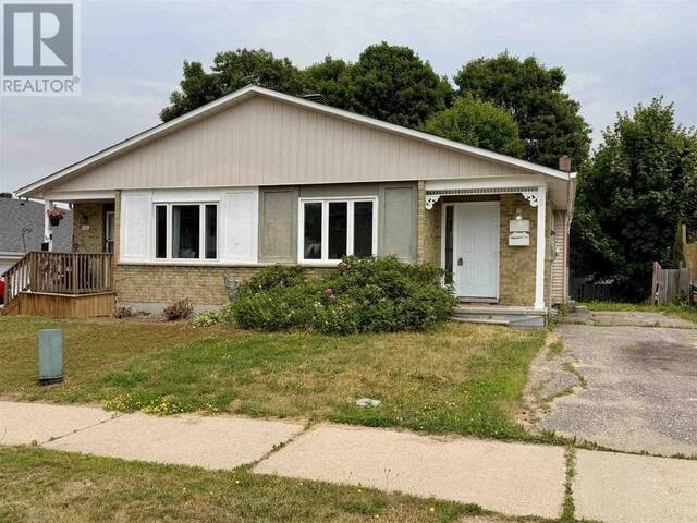 21 LaPrairie CRES Elliot Lake Ontario, P5A 3B7 - 3 Bedrooms Home For Sale