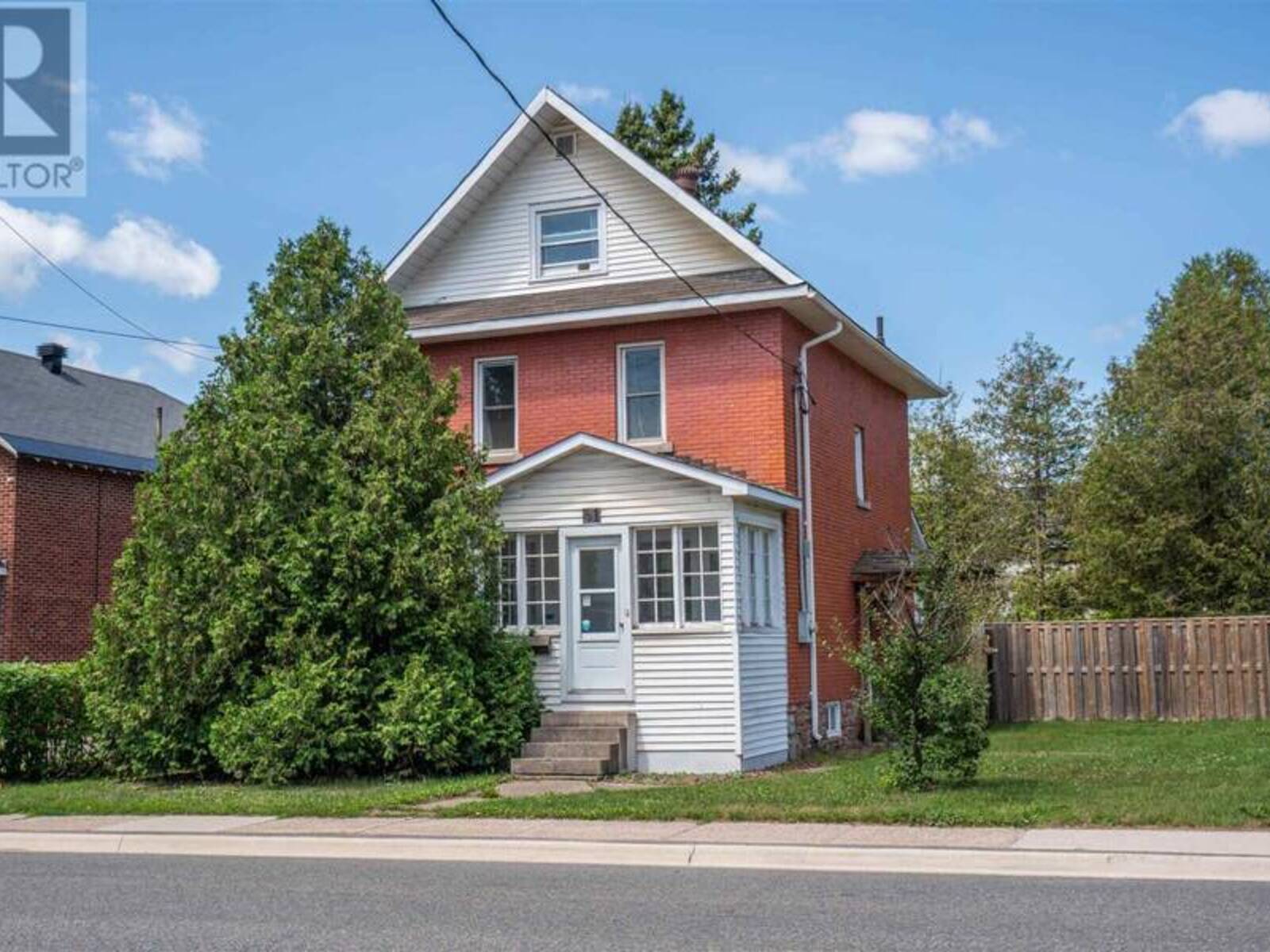 31 St. George's AVE E, Sault Ste. Marie, Ontario P6B 1W8