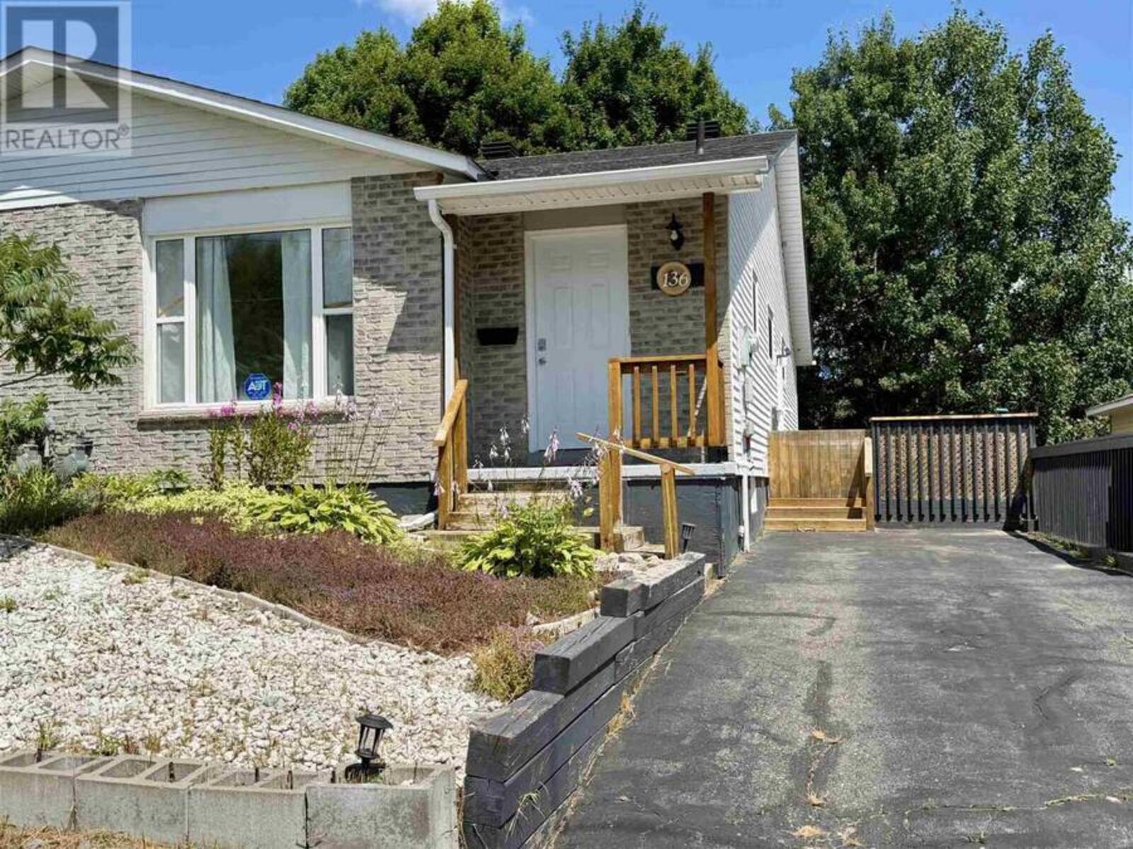136 Frobel DR, Elliot Lake, Ontario P5A 3A2